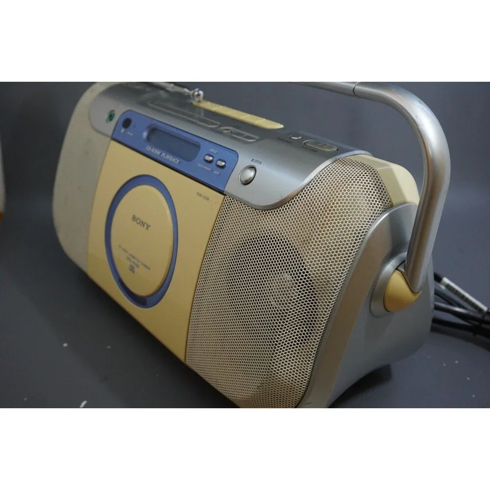 Sony CFD-E100 CD AM/FM Radio Cassette Tape Player Record Portable Boombox Read